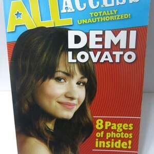 DEMI LOVATO Book All Access Totally Unauthorized Scholastic Soft Cover 2009